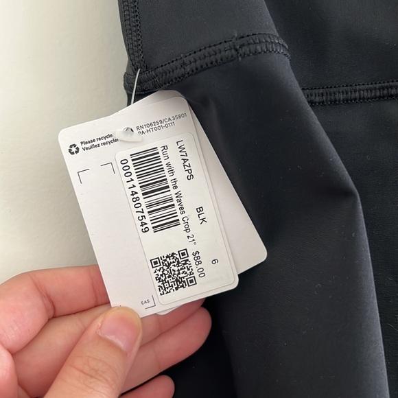 * SOLD* Lululemon Run with the Waves Crop 21” - Picture 8 of 9